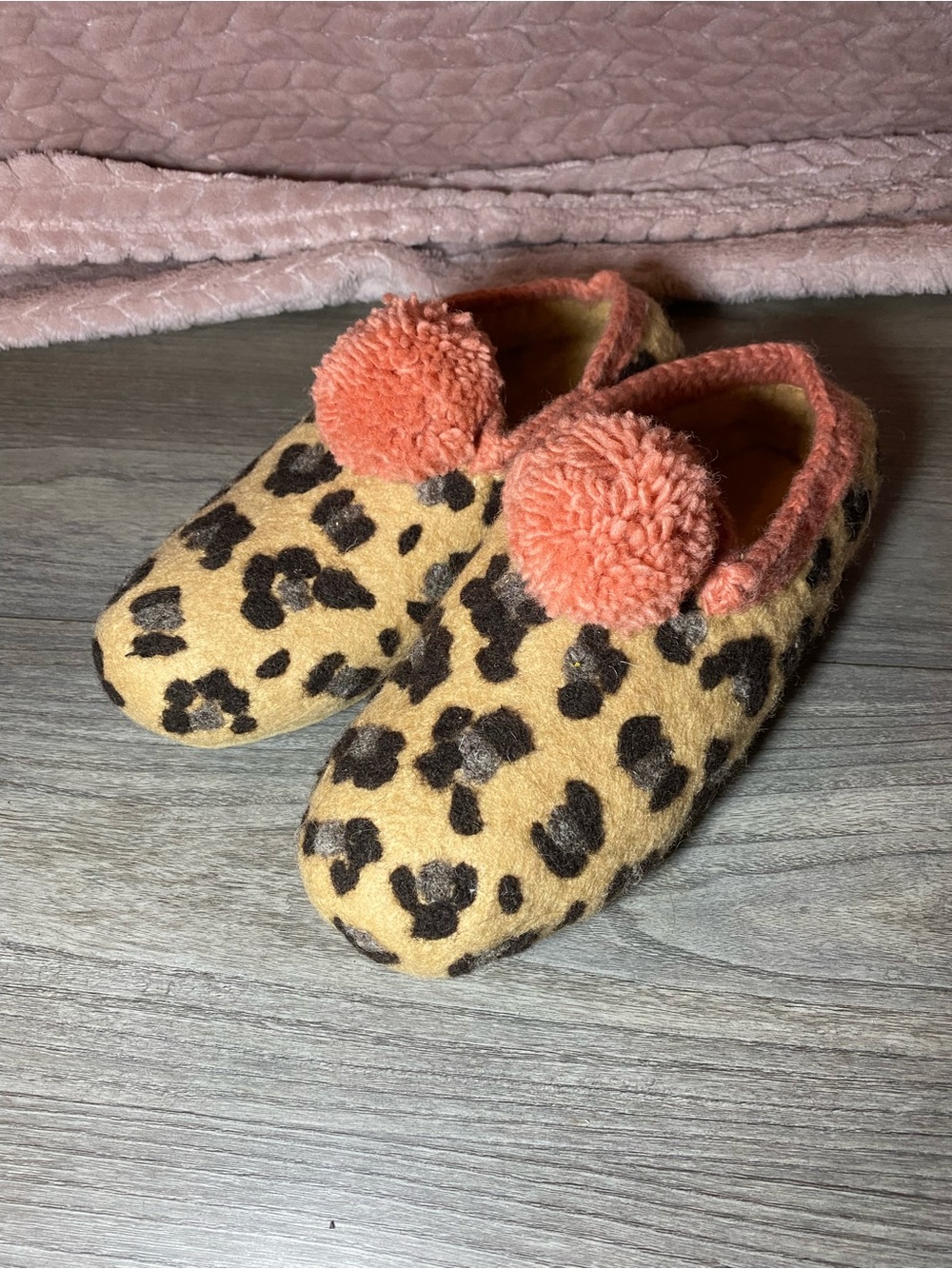 EUC LIKE NEW Olive & Cocoa Wool Felted Leopard Print Pom Pom Slippers